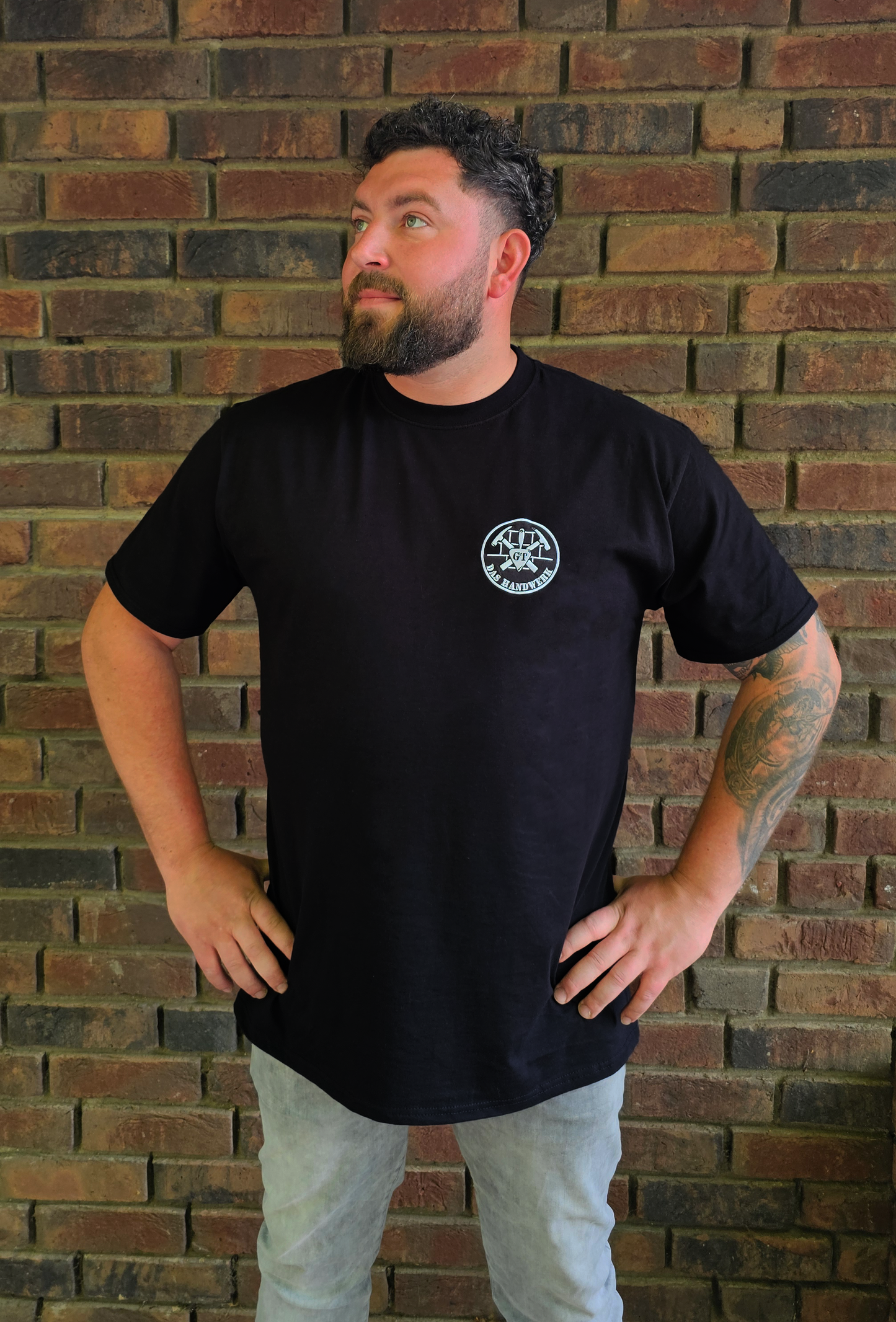 GT DAS HANDWERK - KURZARM PRINT T-SHIRT SCHWARZ
